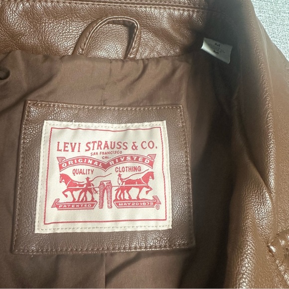 Levi's womens The Classic Faux Leather Moto Jacket - Picture 6 of 14